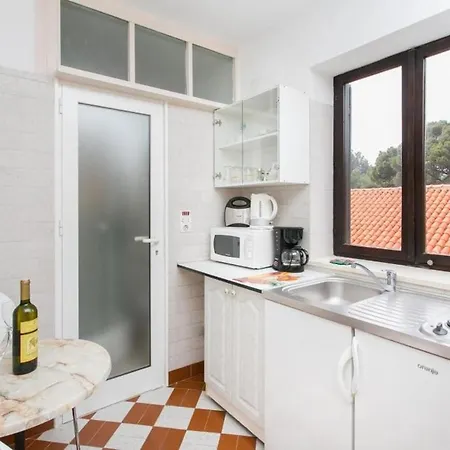 Avdic - Studio With Balcony And Sea View Апартаменты *
